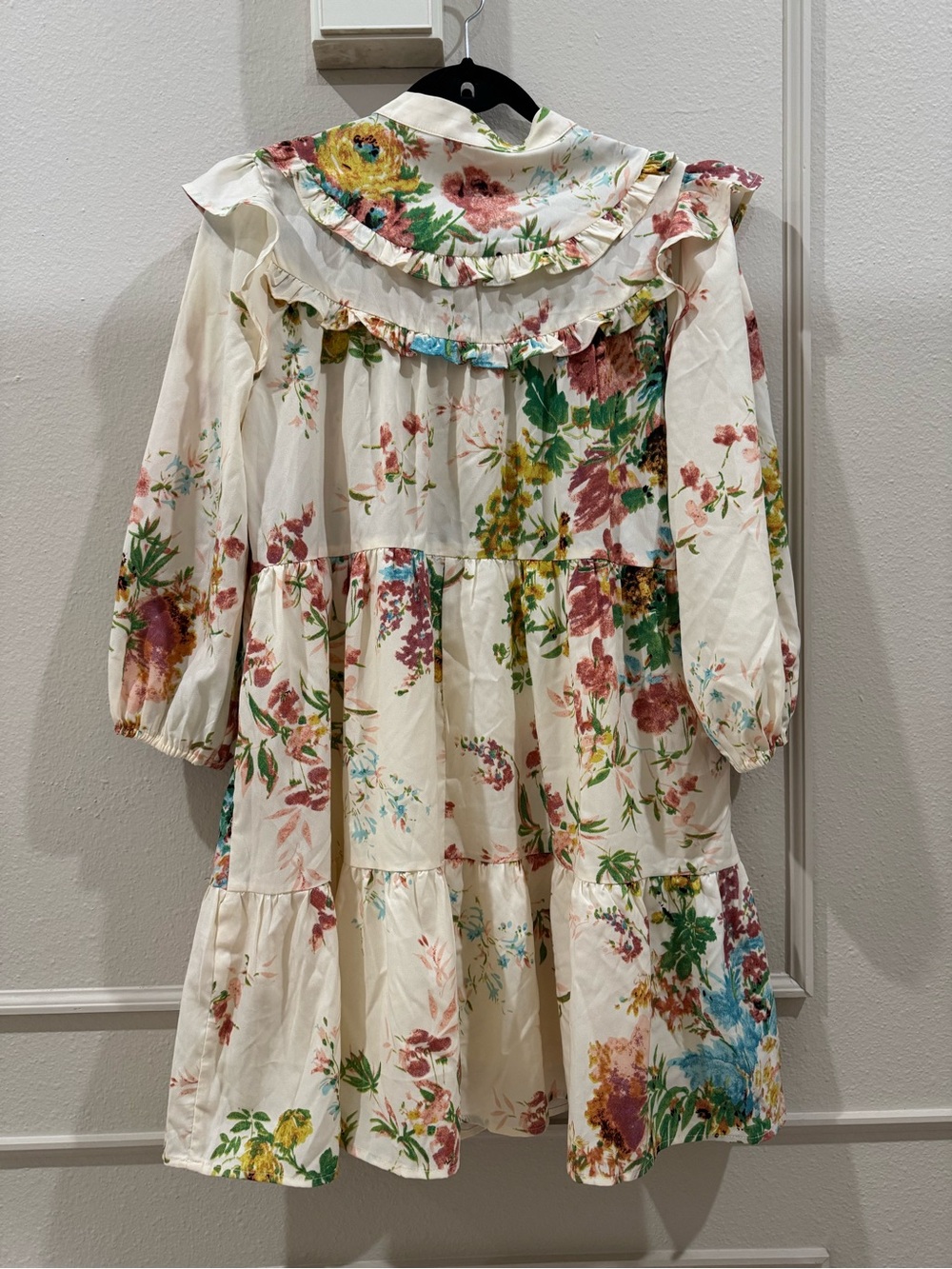 Entro Beige Floral ruffled Peter Pan Collar Babydoll Tiered Mini Dress Small - Picture 2 of 4